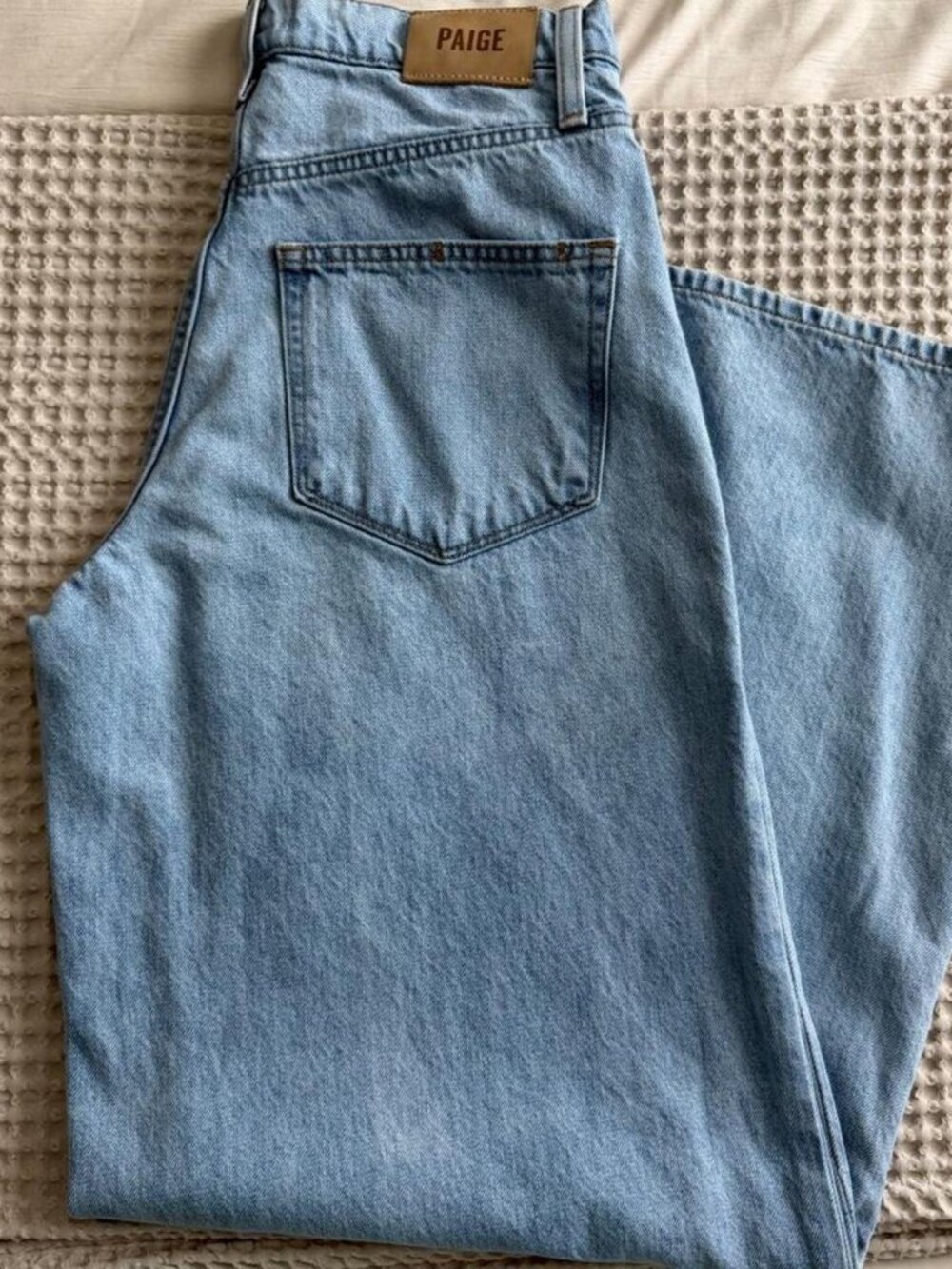 PAIGE Blue Jeans Size 27